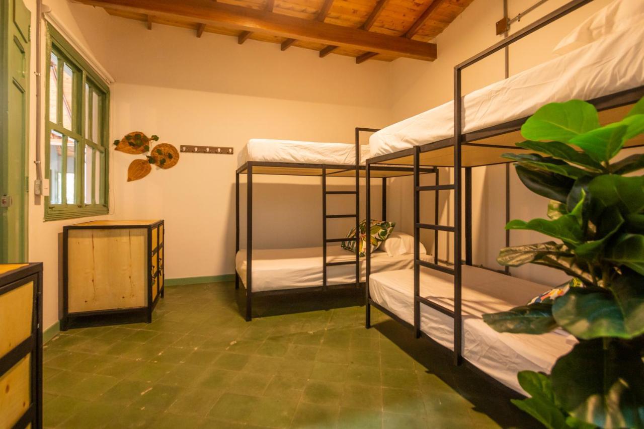 Centro Hostel Медельин Экстерьер фото