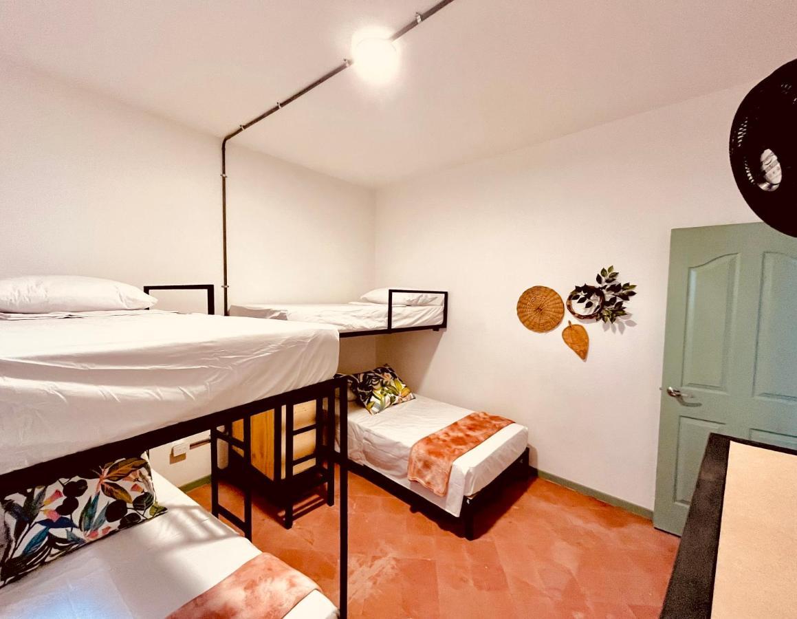 Centro Hostel Медельин Экстерьер фото