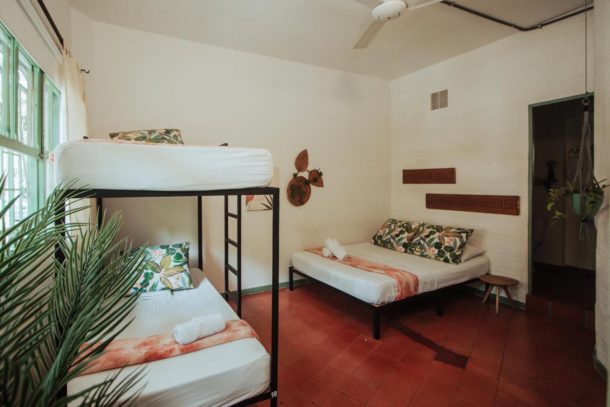 Centro Hostel Медельин Экстерьер фото