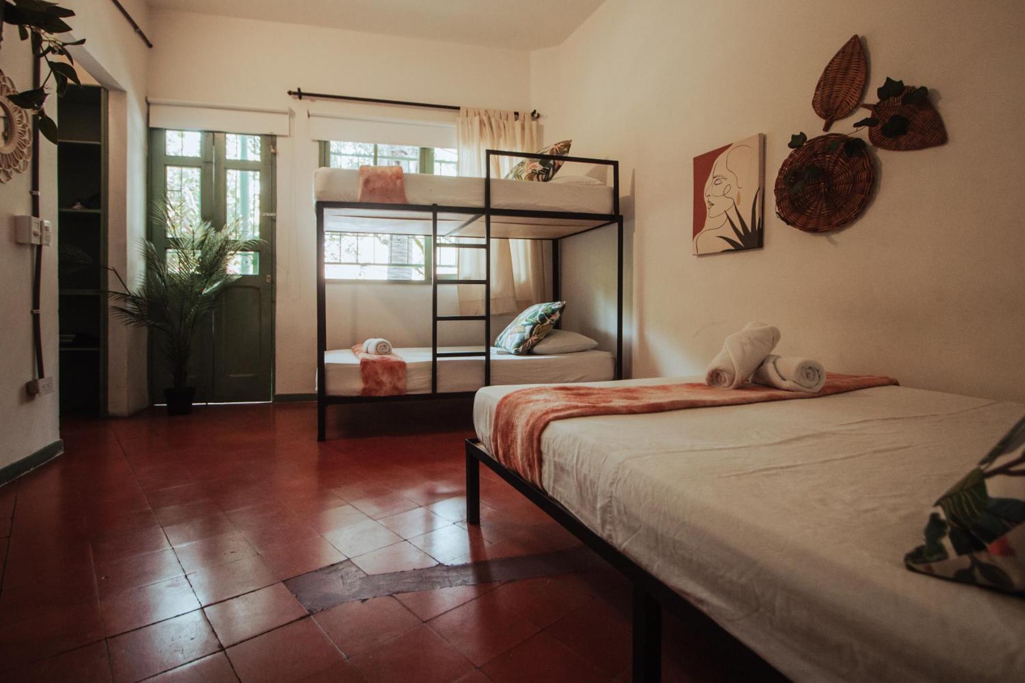 Centro Hostel Медельин Экстерьер фото