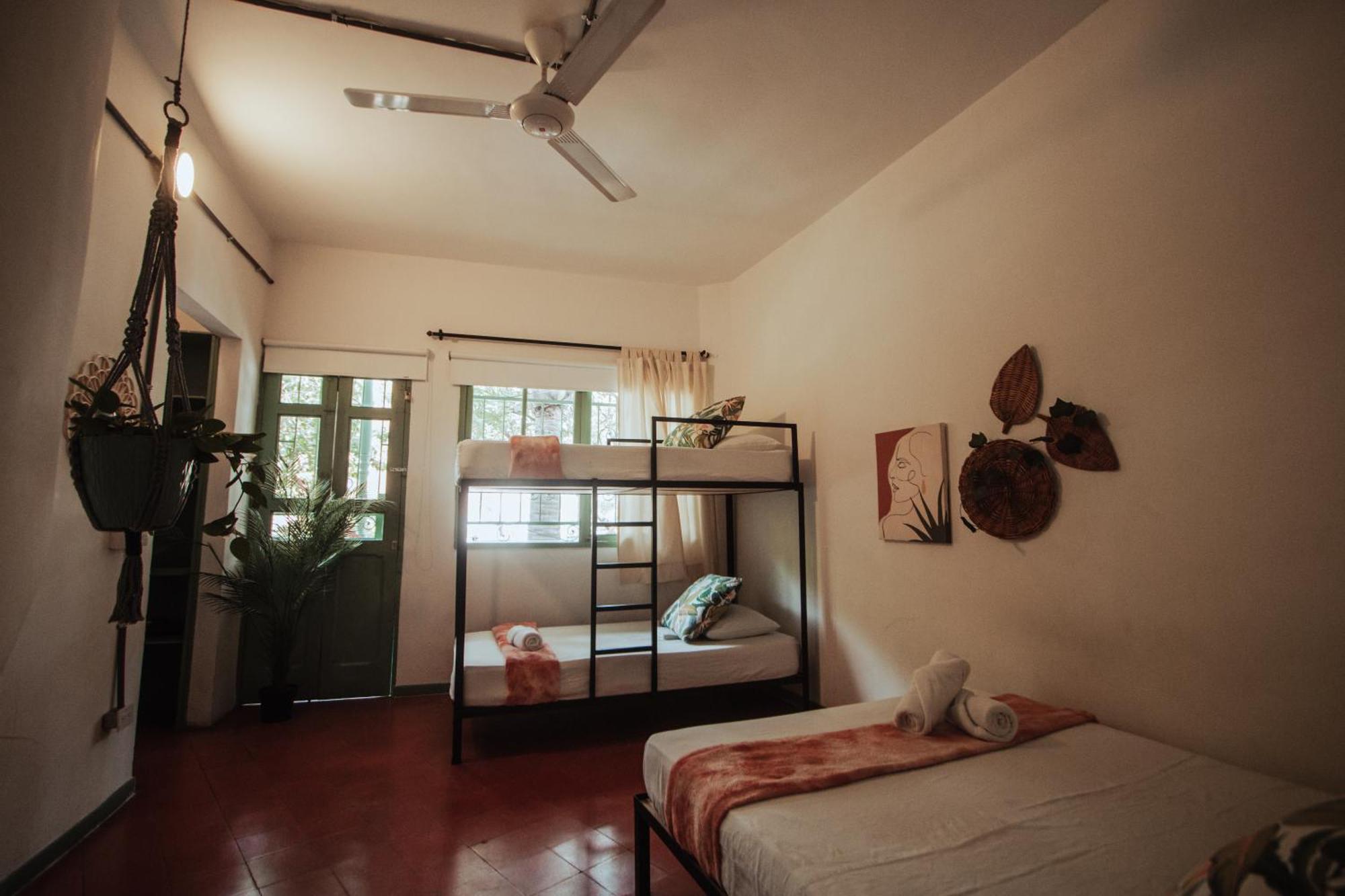 Centro Hostel Медельин Экстерьер фото