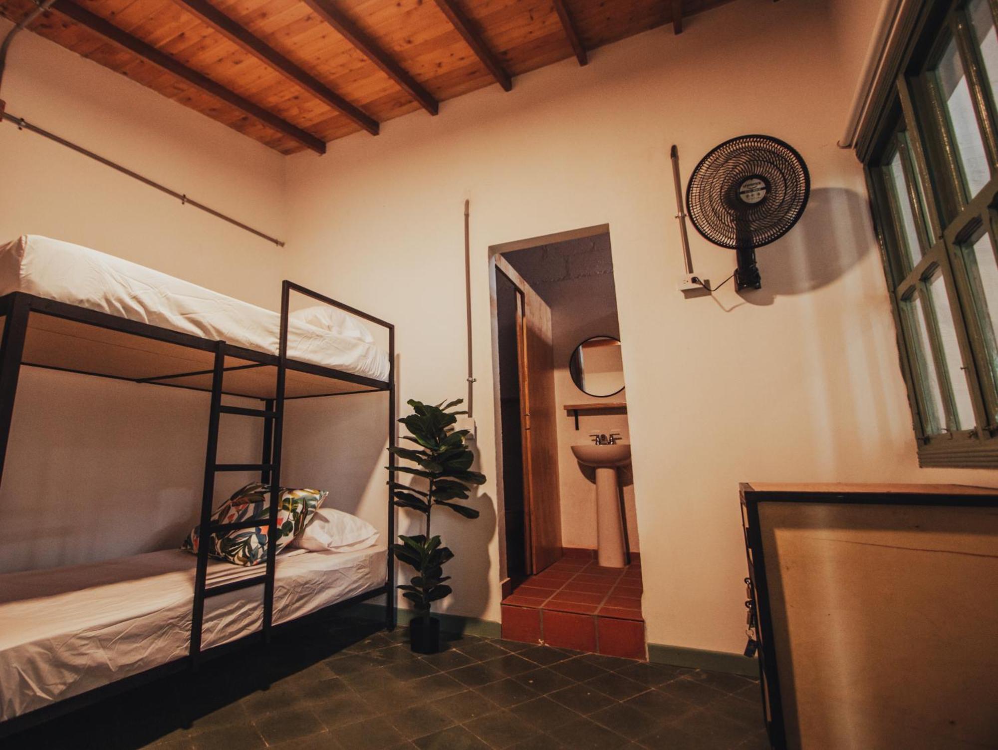 Centro Hostel Медельин Экстерьер фото